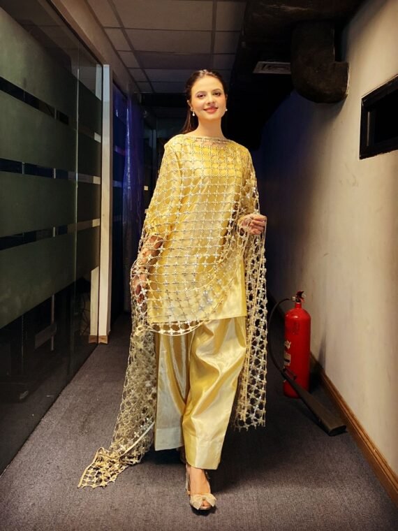 3pcs Tussle silk suite with Net duppta